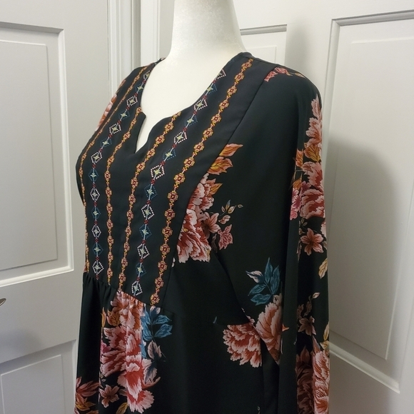 Style & Co. Floral Print Tunic Blouse Size L Handerchief Hemline 100% Polyester - Picture 2 of 10